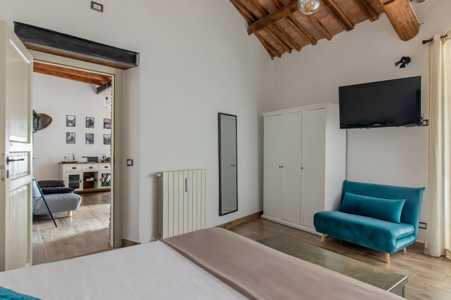 Bed & box gallery image